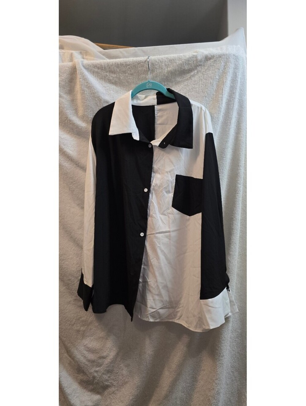 Black and white colorblock womens 24-26 long sleeve blouse